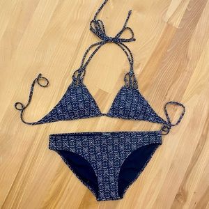 Aerie triangle string bikini navy mudcloth S/M